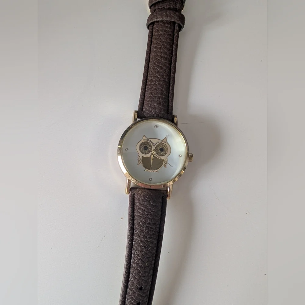 Gold Tone Watch Owl with Gold Glitter Eyes